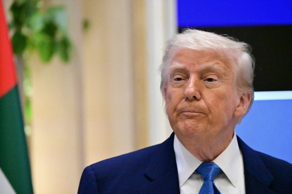 Trump probes Harvard over visiting scholar program