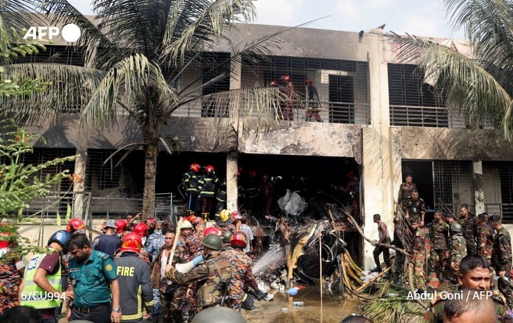 At least 16 killed as Bangladesh fighter jet crashes into school