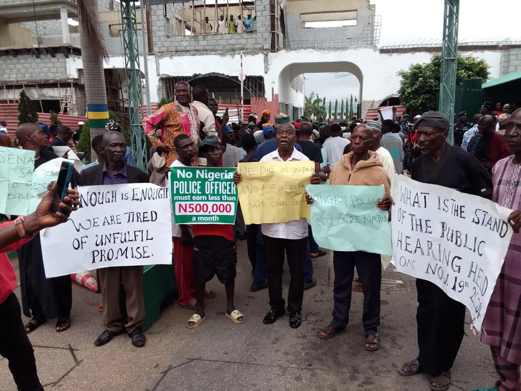 Retired police officers in Edo protest against contributory pension scheme