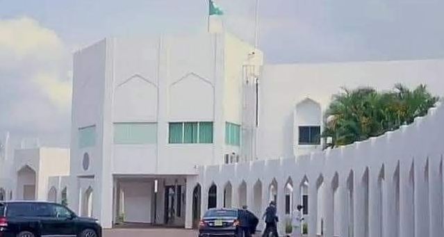 APC takes NEC meeting to Tinubu’s doorsteps