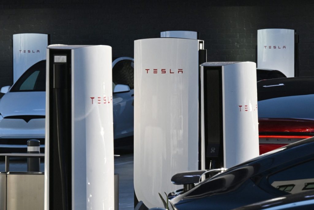 FILES-US-AUTOMOBILE-EARNINGS-TESLA