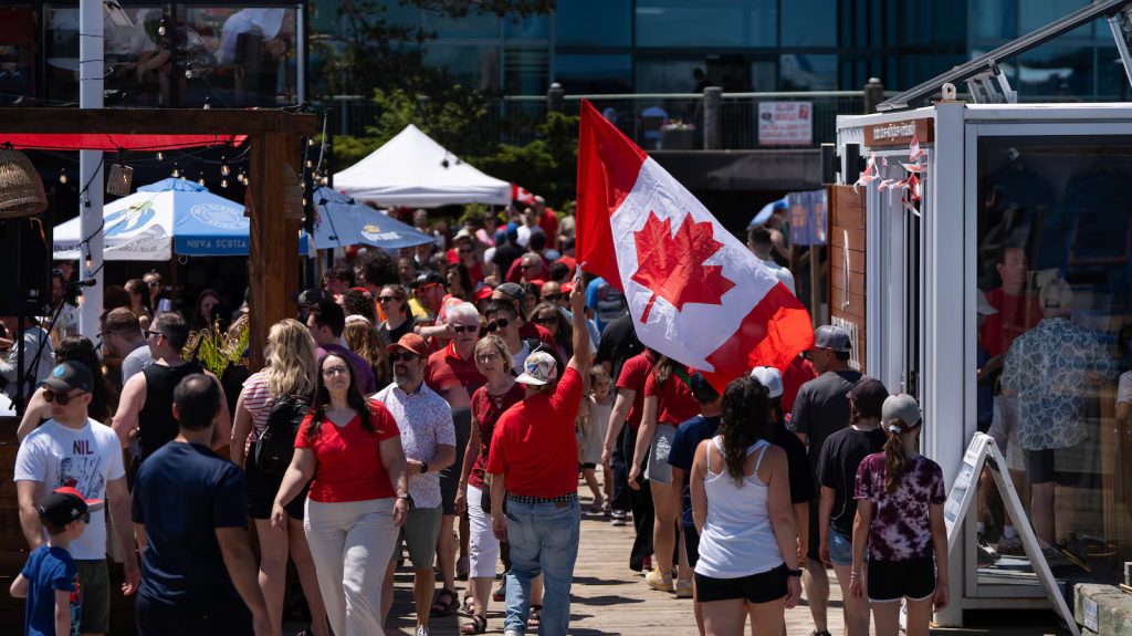 Canada to allow thousands of immigrants bring in parents, grandparents