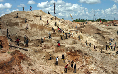 Niger mine collapse: Families say funeral prayers, as hope dims for trapped miners