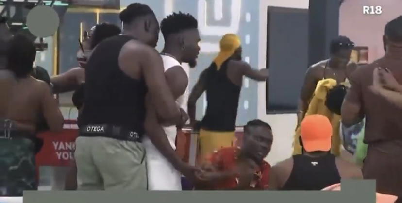 Video: BBNaija’s Jason Jae, Victory clash over chicken