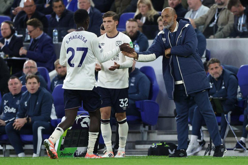 Bowen’s late strike denies Everton as Nuno’s West Ham era begins