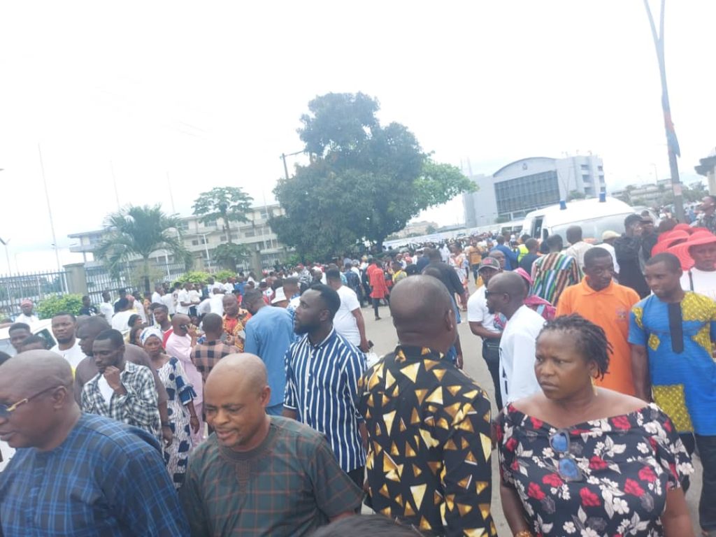 Again, supporters gather ahead of Fubara’s return to work