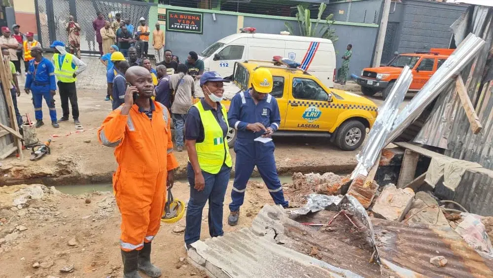 Emergency responders rescue 4 from Lagos building collapse