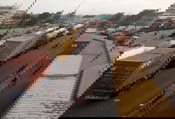 Gridlock as flash floods take over Lagos roads