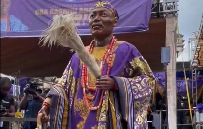 Video: Rotating statue of Oba Rasheed Ladoja unveiled at Olubadan coronation