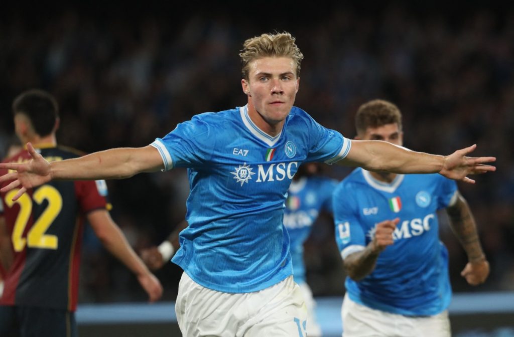 Hojlund fires Napoli into Serie A lead as AC Milan held at Juve