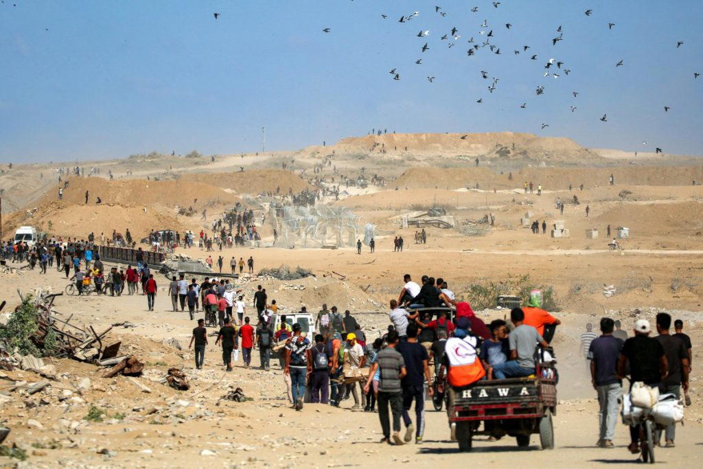 Hamas forces back on Gaza streets as truce holds