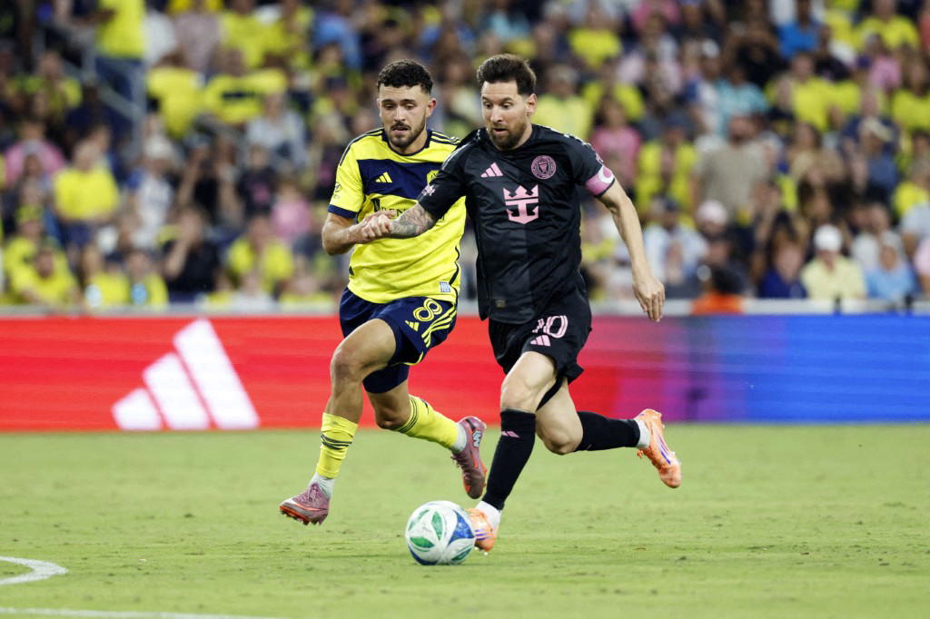 Messi bags hat-trick as Inter Miami roar into playoffs with 5-2 win over Nashville