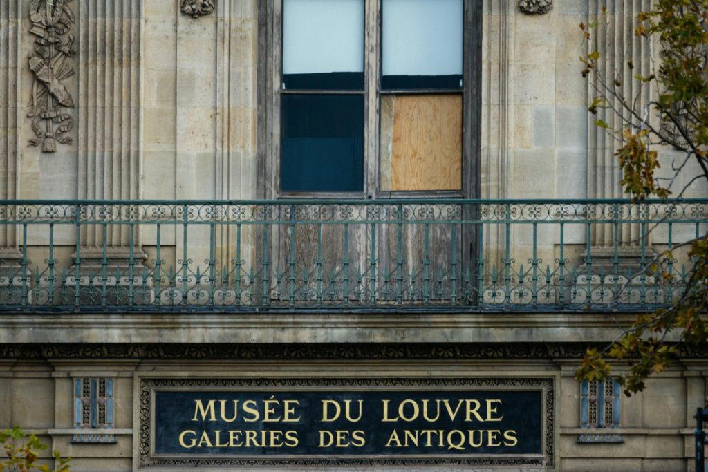 AFP__20251026__822E869__v1__MidRes__FilesFranceMuseumCrimeLouvre-1024x683.jpg Two suspects arrested over $102m Louvre Jewel heist in Paris