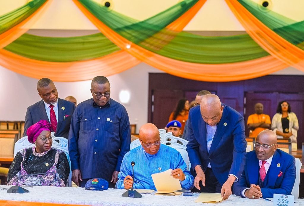 Gov Eno signs N695bn 2025 A’Ibom Supplementary Budget