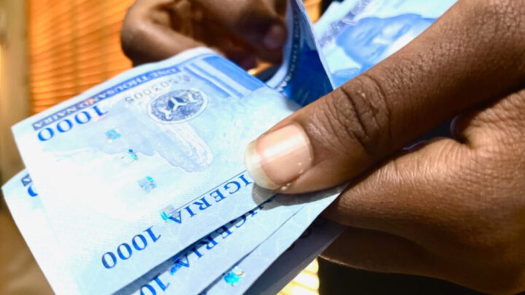 Identification of original Naira notes from fake pieces in the economy does not require a formal education, there are differences to look for.