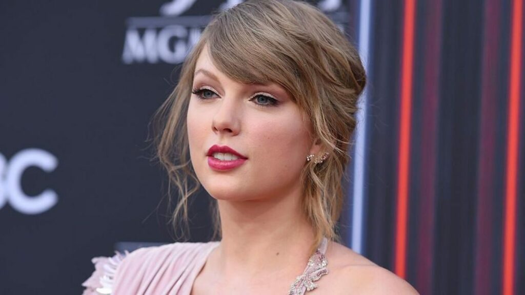 Taylor Swift breaks streaming records with new album