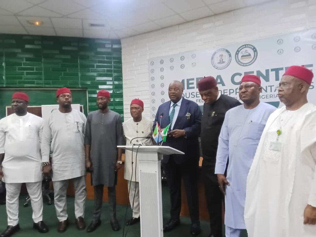 WhatsApp-Image-2025-10-30-at-12.49.42-PM-1024x768.jpeg Five Enugu, one Plateau reps defect to APC