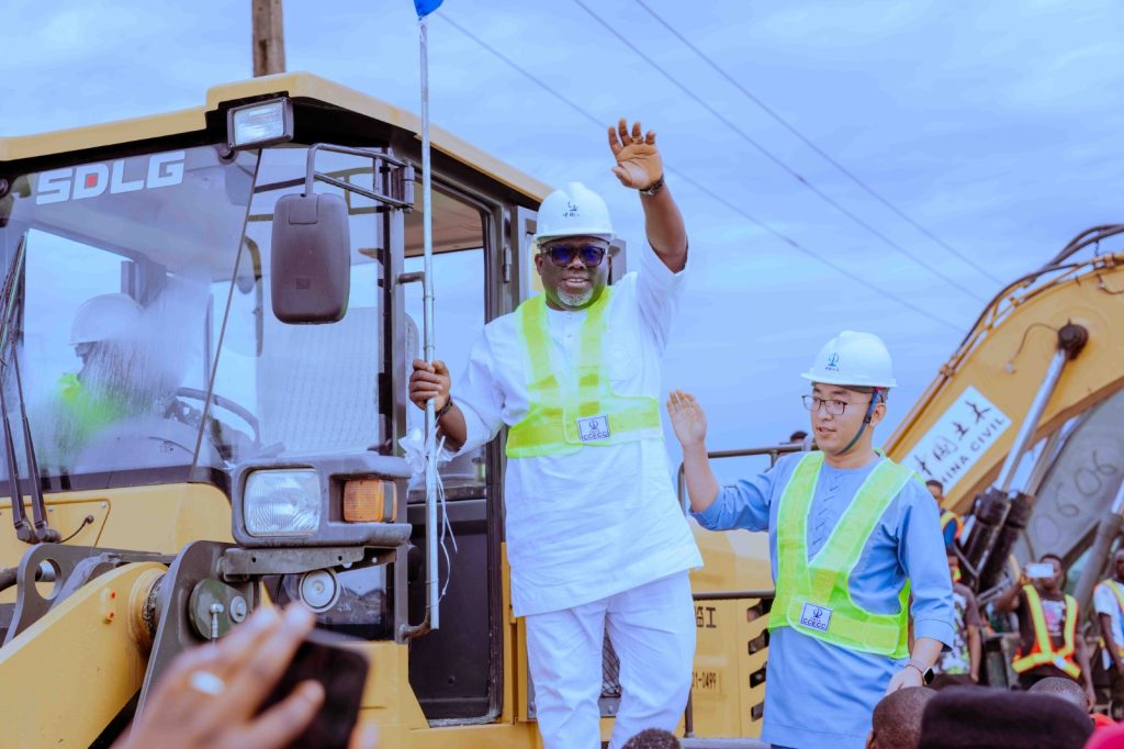 Oborevwori flags off reconstruction of bad portions on  Warri -Sapele road 