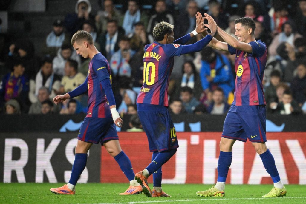 Lewandowski hat-trick helps Barcelona beat Celta, cut gap on Real Madrid