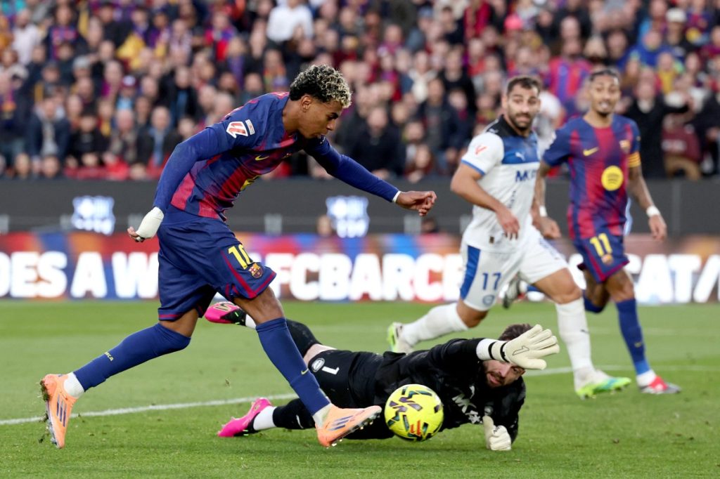 Barca go top of La Liga with 3-1 win over Alaves