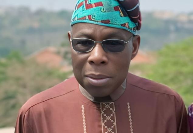 Obasanjo trains 1,000 secondary school prefects on ethics, responsibility, leadership