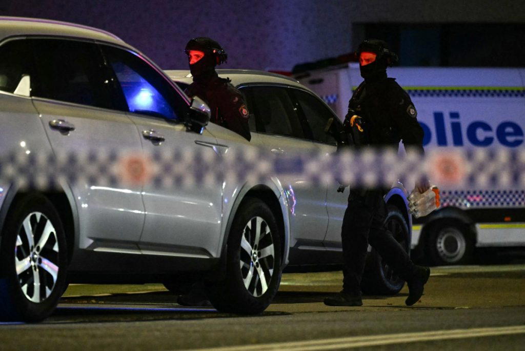 Death toll rises to 16 in Sydney beach shooting