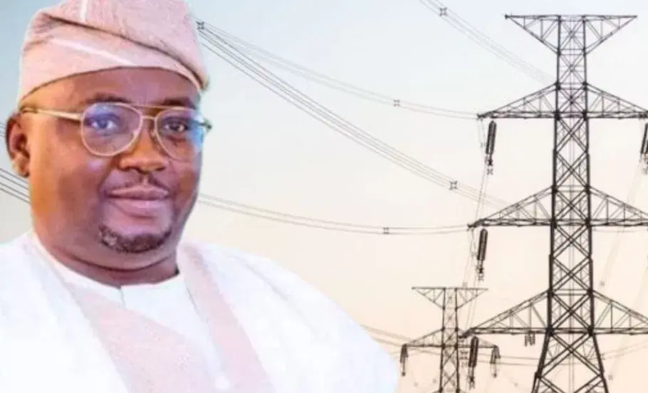 Power minister assures Nigerians of prompt restoration of electricity supply